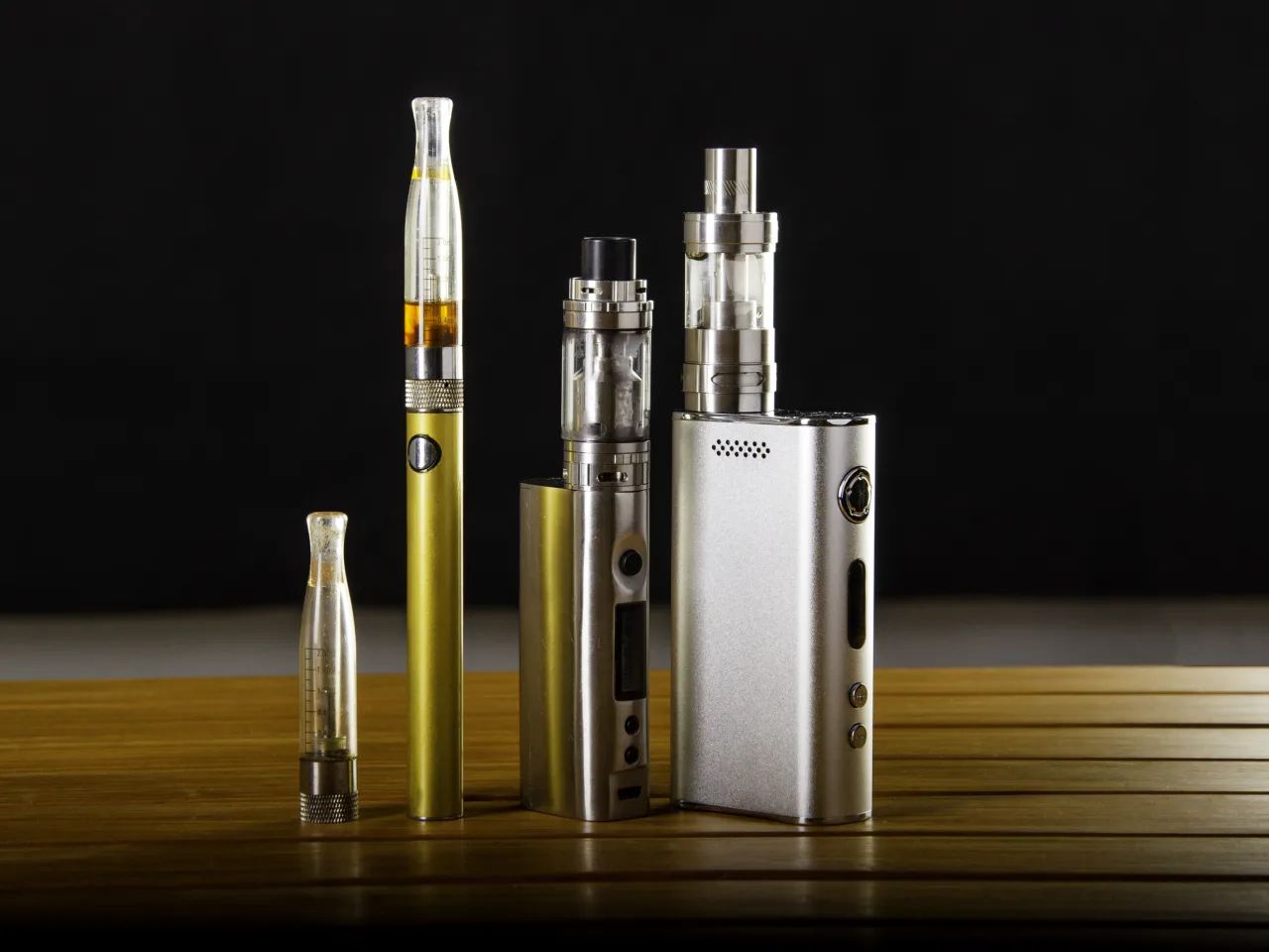 Elektronické cigarety a vapovací starter kity pro začátečníky
